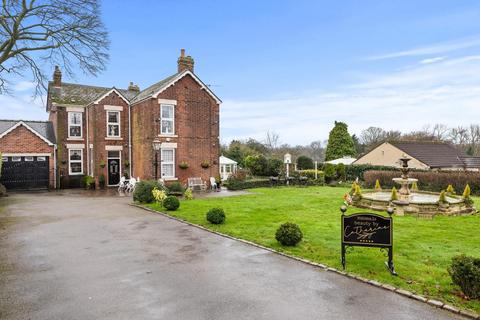 3 bedroom detached house for sale, Station Road, Brimington, Chesterfield, S43 1LJ