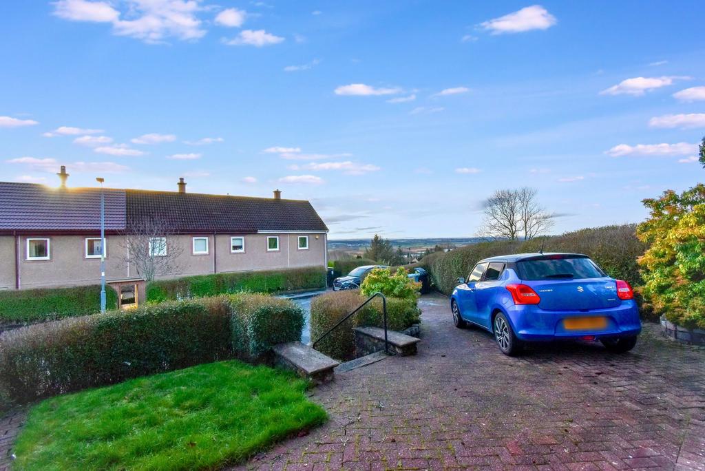 Front Garden & Driveway