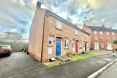 2 bedroom end of terrace house to rent, Longacres, Brackla, Bridgend, CF31 2DJ
