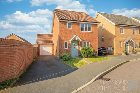 3 bedroom detached house for sale, Freesia Way, Cringleford
