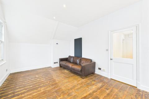 1 bedroom apartment to rent, Riverdale Gardens, East Twickenham