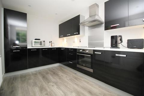 4 bedroom semi-detached house for sale, Furnace Green, Crawley