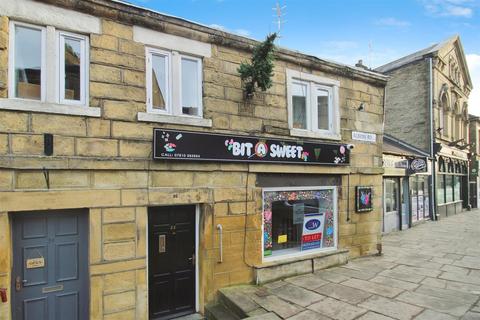 Shop to rent - The Green, Bradford BD10