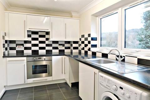 2 bedroom flat to rent, The Millstream, High Wycombe, HP11