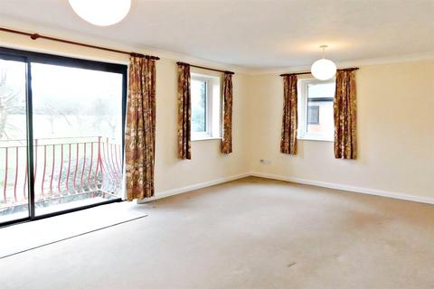 2 bedroom flat to rent, The Millstream, High Wycombe, HP11