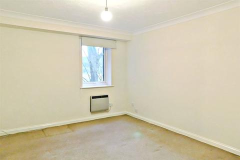 2 bedroom flat to rent, The Millstream, High Wycombe, HP11