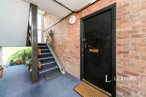 3 bedroom flat to rent, Blundellsands Road West, Liverpool, Merseyside, L23