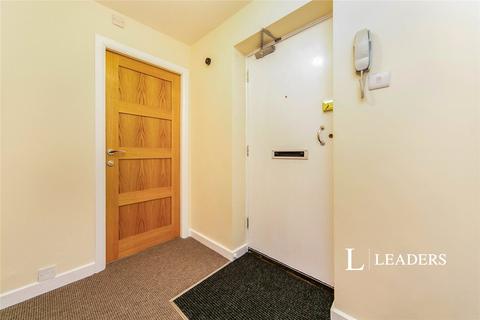 3 bedroom flat to rent, Blundellsands Road West, Liverpool, Merseyside, L23