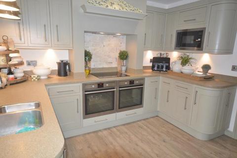 4 bedroom semi-detached house for sale, Glendale Gardens, Lawley
