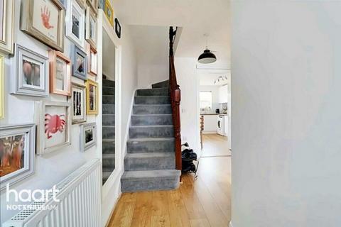 4 bedroom terraced house for sale, Davies Way, Nottingham