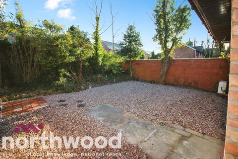 1 bedroom detached bungalow to rent, 30 Chambres Road, Southport, PR8