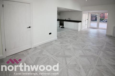 1 bedroom detached bungalow to rent, 30 Chambres Road, Southport, PR8