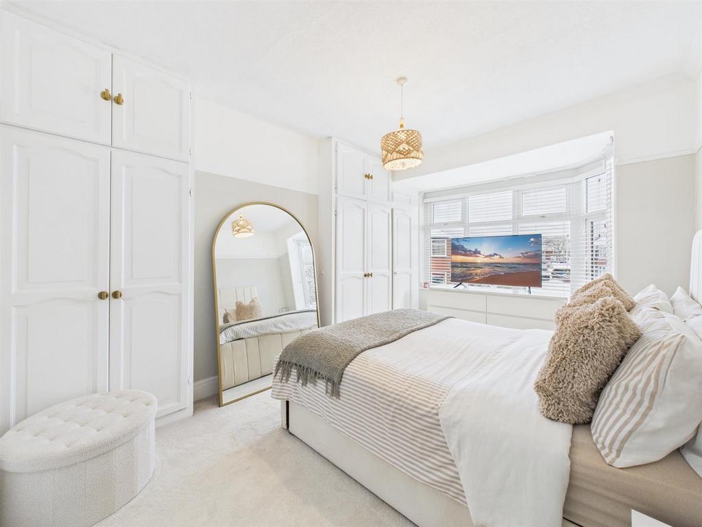 Bedroom: