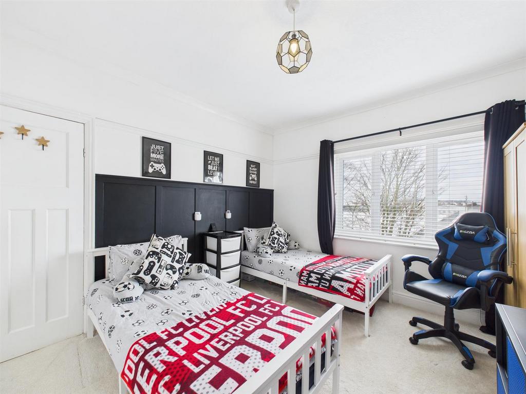 Bedroom: