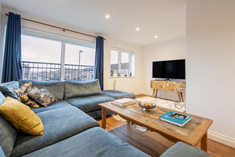 3 bedroom townhouse for sale, Collingwood Gardens, North Shields