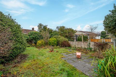 3 bedroom semi-detached house for sale, Castleford Avenue, London SE9
