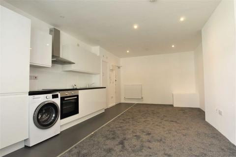 Studio to rent, Wentworth Road, London NW11