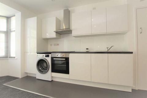 Studio to rent, Wentworth Road, London NW11
