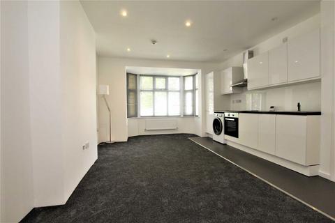Studio to rent, Wentworth Road, London NW11