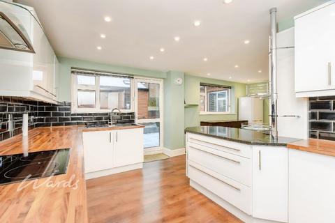 undefined, New Barn Road Longfield DA3