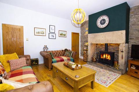 4 bedroom terraced house for sale, Bolton Road, Darwen
