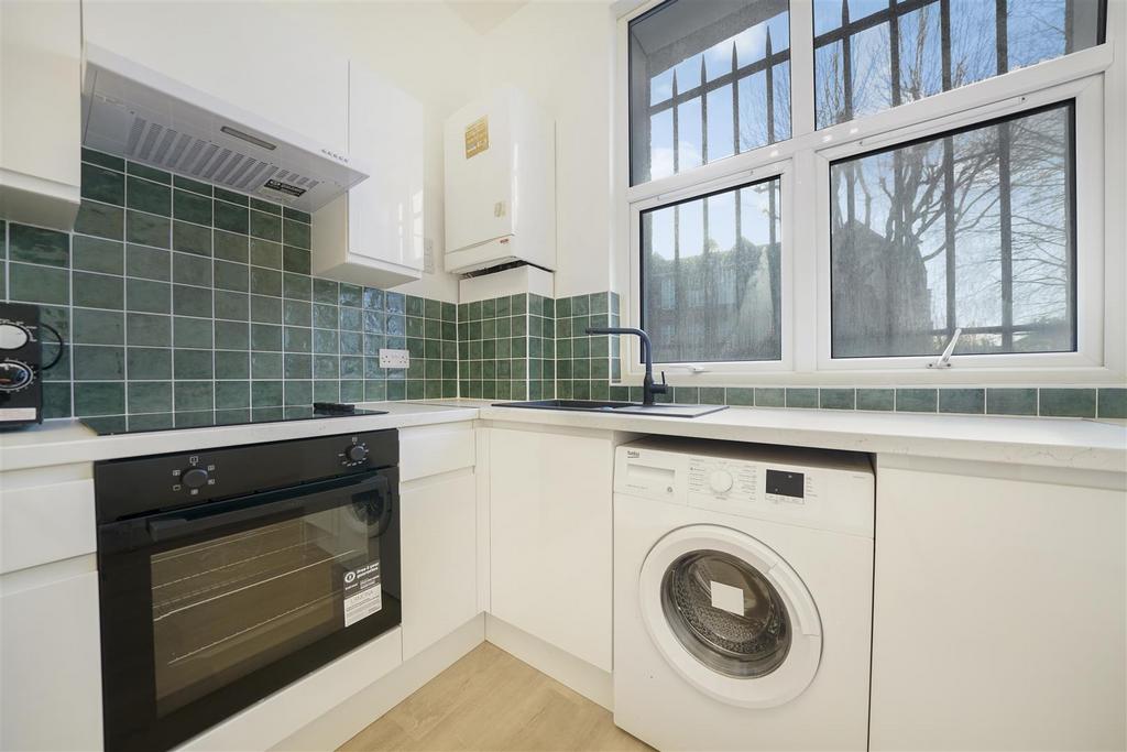 Kitchen with sitting area