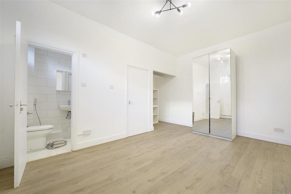 Studio room on upper level