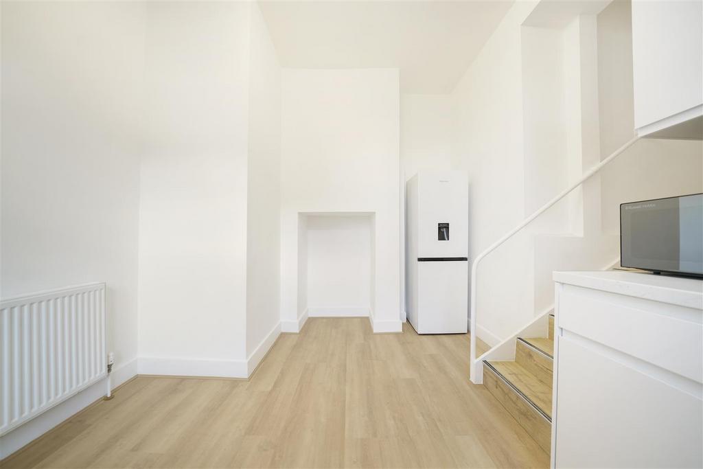 Kitchen with sitting area
