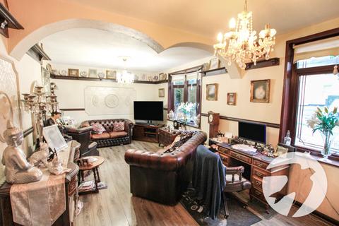 3 bedroom semi-detached house for sale, Prince John Road, London, SE9