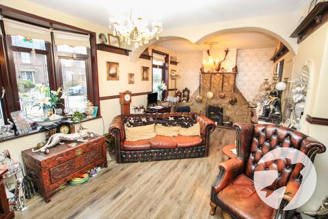 3 bedroom semi-detached house for sale, Prince John Road, London, SE9