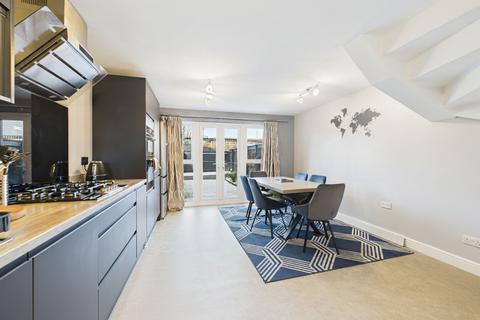 4 bedroom townhouse for sale, Breconshire Gardens, Basford, Nottingham