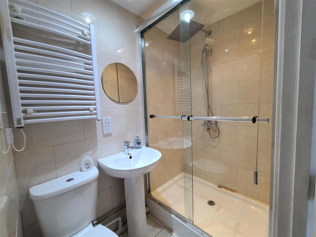 Shower Room (2).jpg