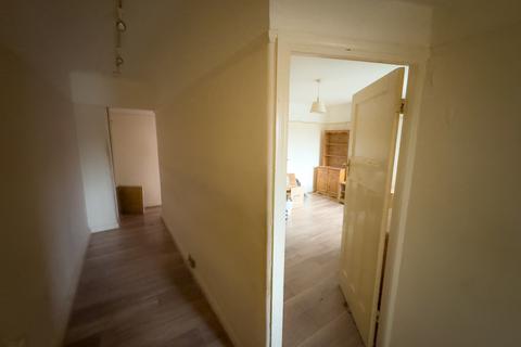 2 bedroom flat for sale, Cannon Lane, Pinner, HA5