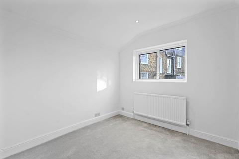 5 bedroom terraced house to rent, Sterne Street, Shepherds Bush, W12 8AB