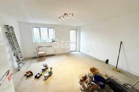 3 bedroom maisonette to rent, Malyon Court,  Barking Road, London E6