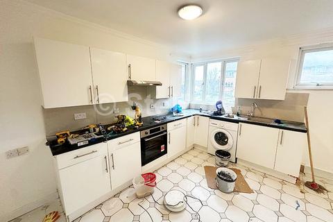 3 bedroom maisonette to rent, Malyon Court,  Barking Road, London E6