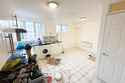 3 bedroom maisonette to rent, Malyon Court,  Barking Road, London E6