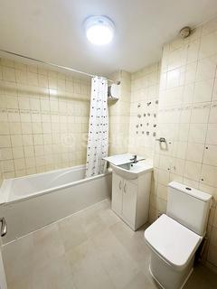 3 bedroom maisonette to rent, Barking Road, London, E6