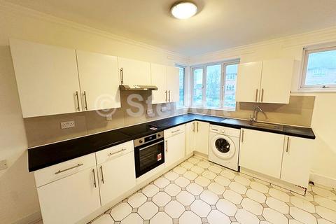 3 bedroom maisonette to rent, Barking Road, London, E6