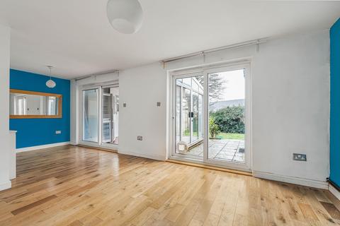 3 bedroom semi-detached house to rent, Marshalls Close, London, N11