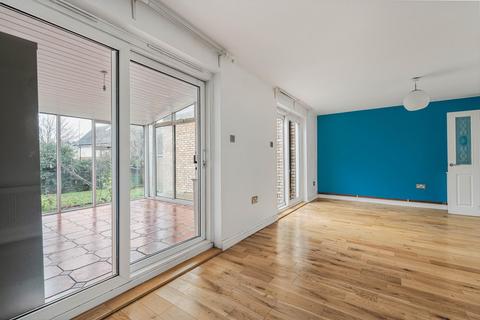 3 bedroom semi-detached house to rent, Marshalls Close, London, N11