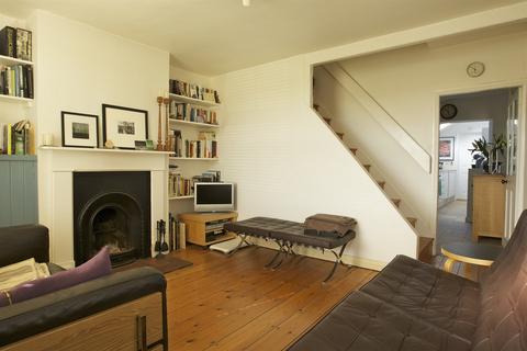 2 bedroom house to rent, Florence Road, Chichester, PO19