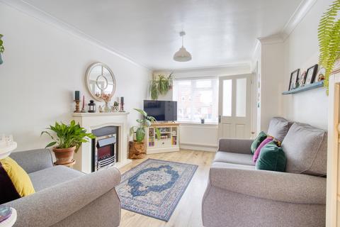 2 bedroom terraced house for sale, Bullfinch Close, Covingham