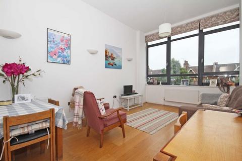 undefined, Larden Road, London W3