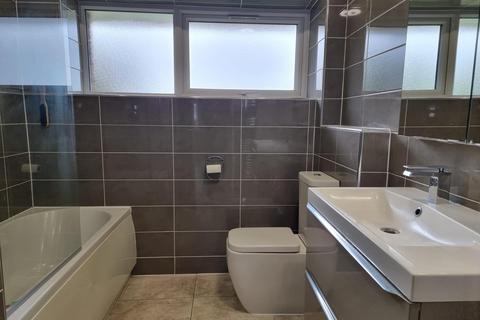 2 bedroom flat to rent, Lulworth Avenue, Wembley