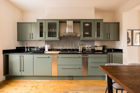 2 bedroom flat to rent, Flood Street, SW3