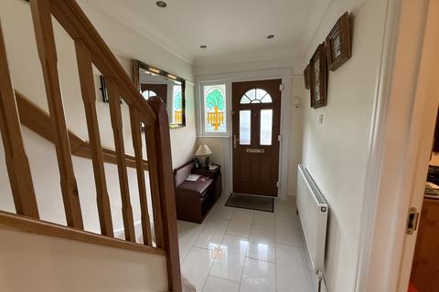 4 bedroom end of terrace house for sale, Kings Road, Harrow, HA2