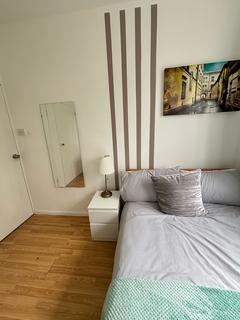 4 bedroom flat share to rent, Smart Street, London E2