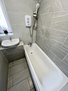 4 bedroom flat share to rent, Smart Street, London E2