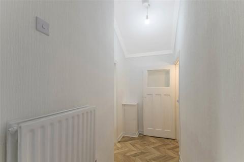 3 bedroom apartment to rent, Kingsbridge Crescent, Glasgow, G44